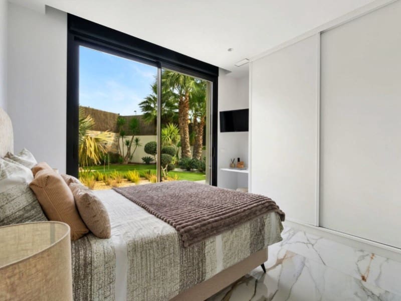 4 quarto Moradia para venda em Orihuela Costa com piscina garagem - 2 880 000 € (Ref: 9403734)