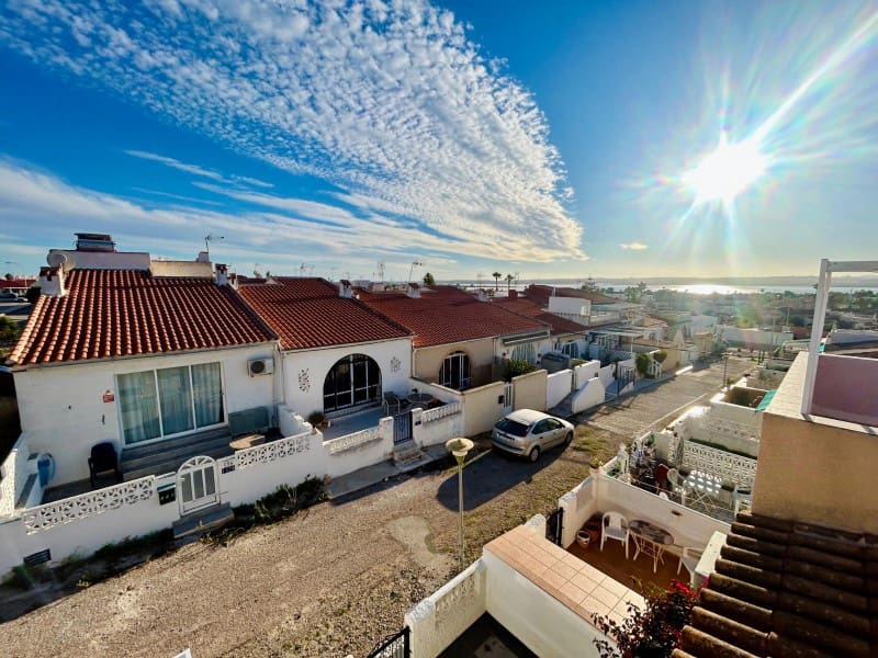 2 makuuhuone Omakotitalo myytävänä paikassa El Chaparral - 149 900 € (Ref: 9403739)