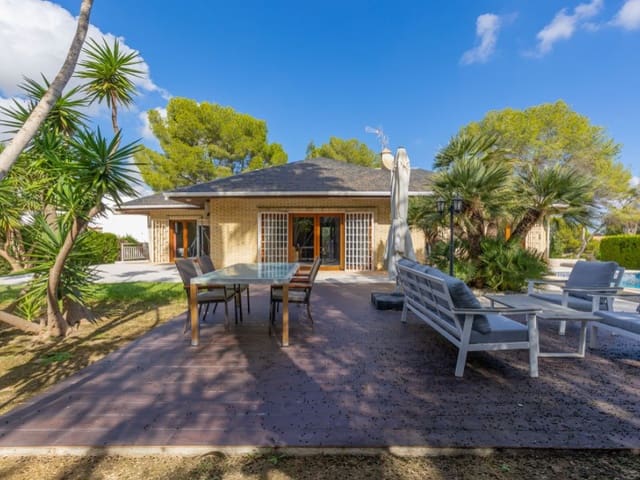 5 chambre Villa/Maison à vendre à Las Filipinas avec piscine garage - 670 000 € (Ref: 9406568)