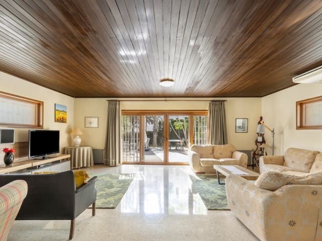 5 chambre Villa/Maison à vendre à Las Filipinas avec piscine garage - 670 000 € (Ref: 9406568)