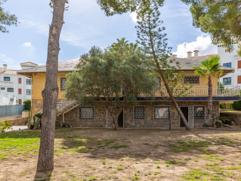 5 chambre Villa/Maison à vendre à Orihuela Costa avec piscine garage - 670 000 € (Ref: 9406568)