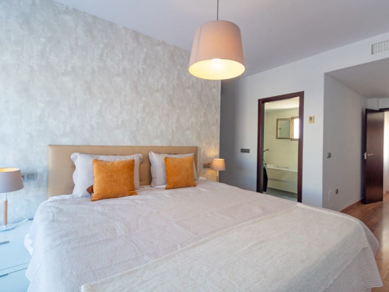 Ático de 3 habitaciones en Torrevieja en venta - 395.000 € (Ref: 9409274)