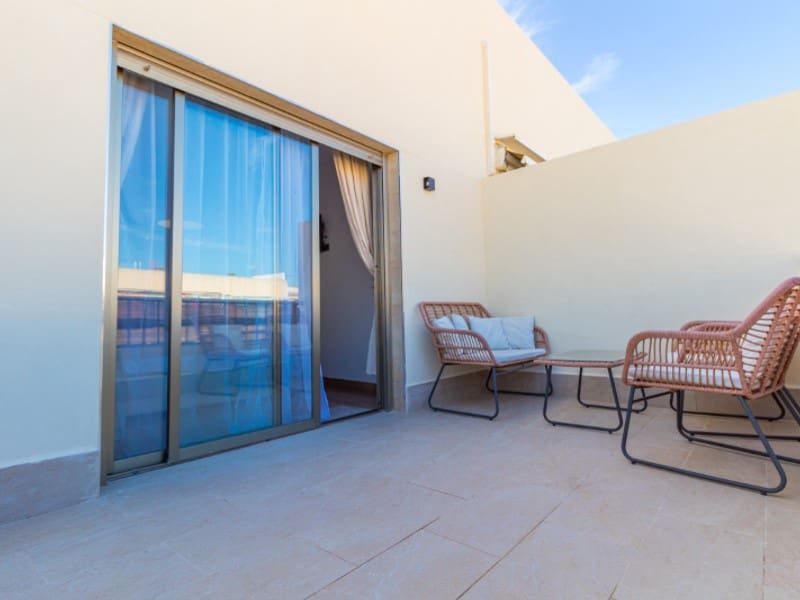 Ático de 3 habitaciones en Torrevieja en venta - 395.000 € (Ref: 9409274)