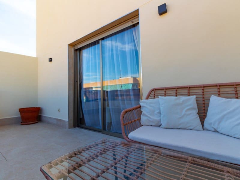 Ático de 3 habitaciones en Torrevieja en venta - 395.000 € (Ref: 9409274)