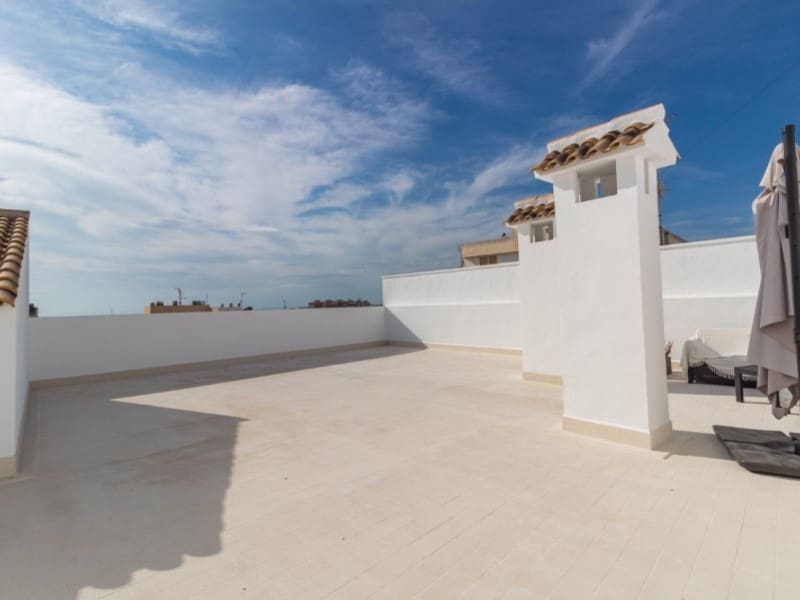 Ático de 3 habitaciones en Torrevieja en venta - 395.000 € (Ref: 9409274)
