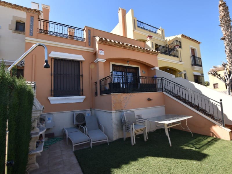 3 bedroom Townhouse for sale in Algorfa - € 195,000 (Ref: 9414360)