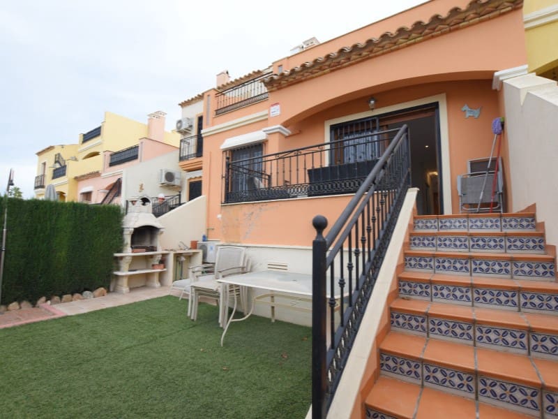 3 bedroom Townhouse for sale in Algorfa - € 195,000 (Ref: 9414360)