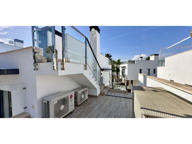 3 soverom Villa til salgs i Orihuela Costa med svømmebasseng - € 449 950 (Ref: 9417893)