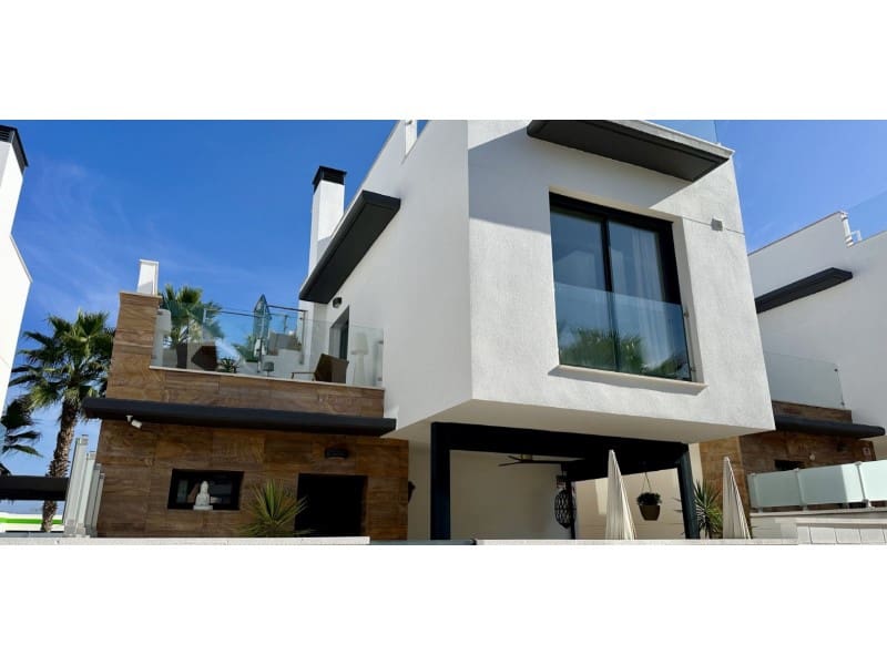 3 soverom Villa til salgs i Orihuela Costa med svømmebasseng - € 449 950 (Ref: 9417893)