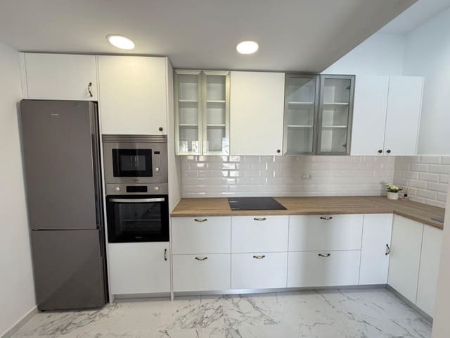 4 soverom Kjedet enebolig til salgs i Miramar - Torre del Moro, Torrevieja med svømmebasseng - € 369 000 (Ref: 9417896)