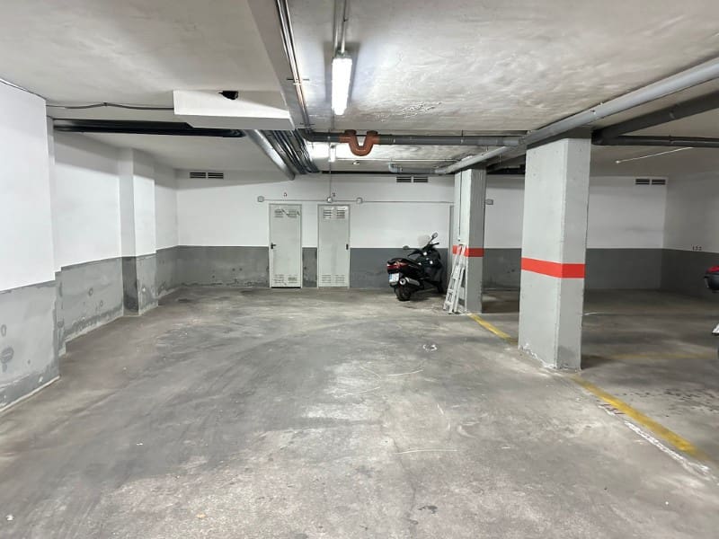 Garage till salu i Torrevieja - 6 500 € (Ref: 9423940)