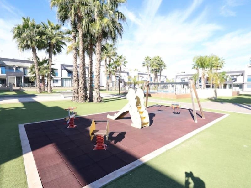 2 makuuhuone Bungalow myytävänä paikassa Orihuela Costa - 289 000 € (Ref: 9423941)