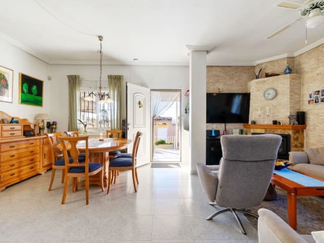 3 soveværelse Villa til salg i El Chaparral, Torrevieja - € 310.000 (Ref: 9423942)