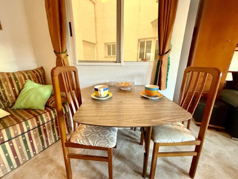 Apartament na sprzedaż w Torrevieja z basenem - 88 900 € (Ref: 9427895)