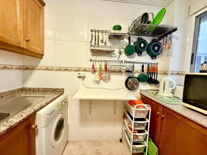 Apartament na sprzedaż w Torrevieja z basenem - 88 900 € (Ref: 9427895)