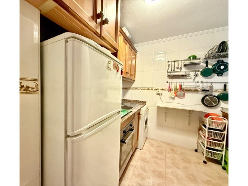 Apartament na sprzedaż w Torrevieja z basenem - 88 900 € (Ref: 9427895)