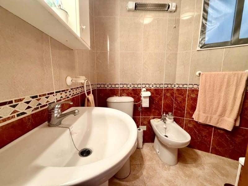 Apartament na sprzedaż w Torrevieja z basenem - 88 900 € (Ref: 9427895)