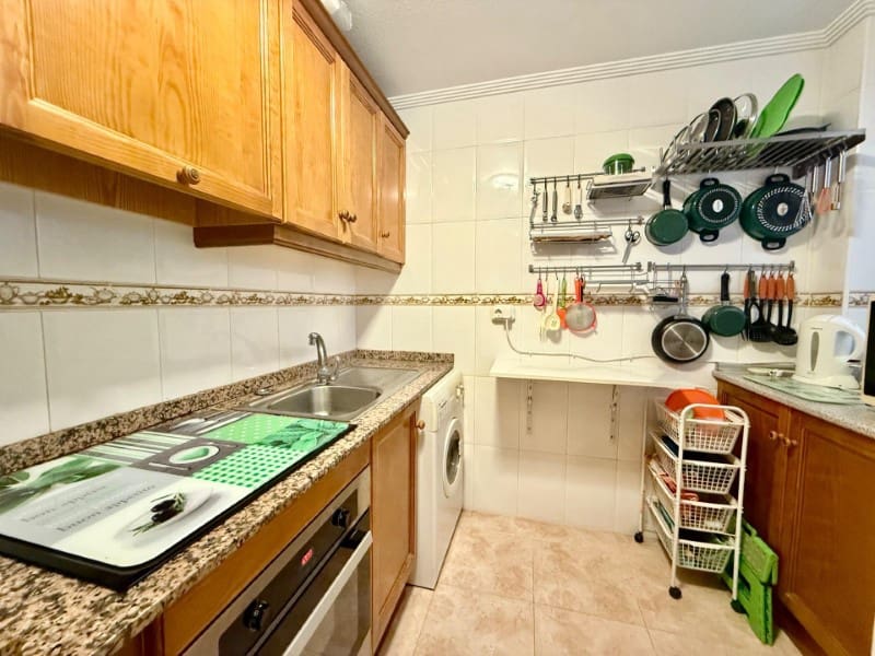 Apartament na sprzedaż w Torrevieja z basenem - 88 900 € (Ref: 9427895)