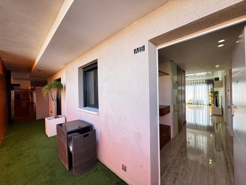 4 chambre Penthouse à vendre à Torrevieja avec garage - 529 900 € (Ref: 9431618)