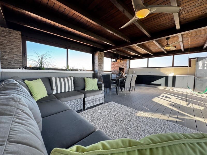 4 chambre Penthouse à vendre à Torrevieja avec garage - 529 900 € (Ref: 9431618)