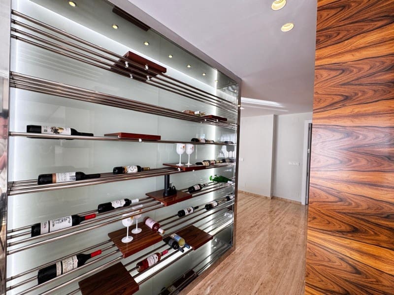 4 chambre Penthouse à vendre à Torrevieja avec garage - 529 900 € (Ref: 9431618)