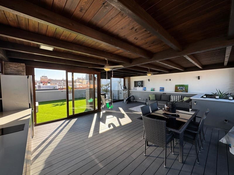 4 chambre Penthouse à vendre à Torrevieja avec garage - 529 900 € (Ref: 9431618)