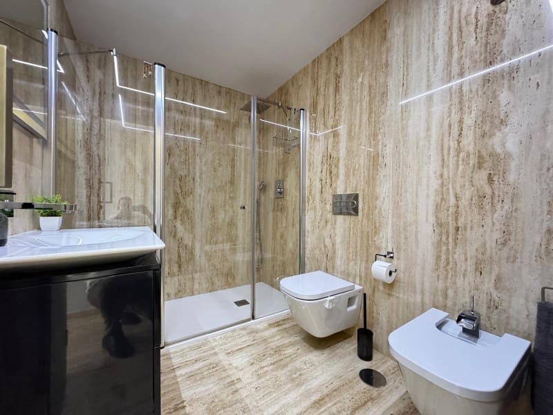 4 chambre Penthouse à vendre à Torrevieja avec garage - 529 900 € (Ref: 9431618)