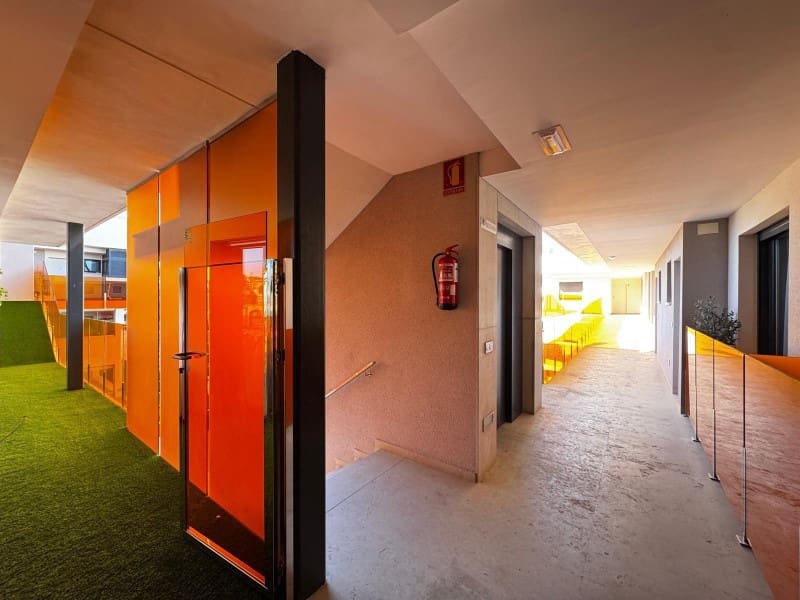 4 chambre Penthouse à vendre à Torrevieja avec garage - 529 900 € (Ref: 9431618)