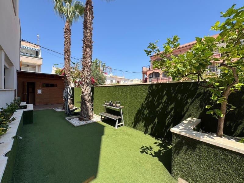 4 chambre Penthouse à vendre à Torrevieja avec garage - 529 900 € (Ref: 9431618)
