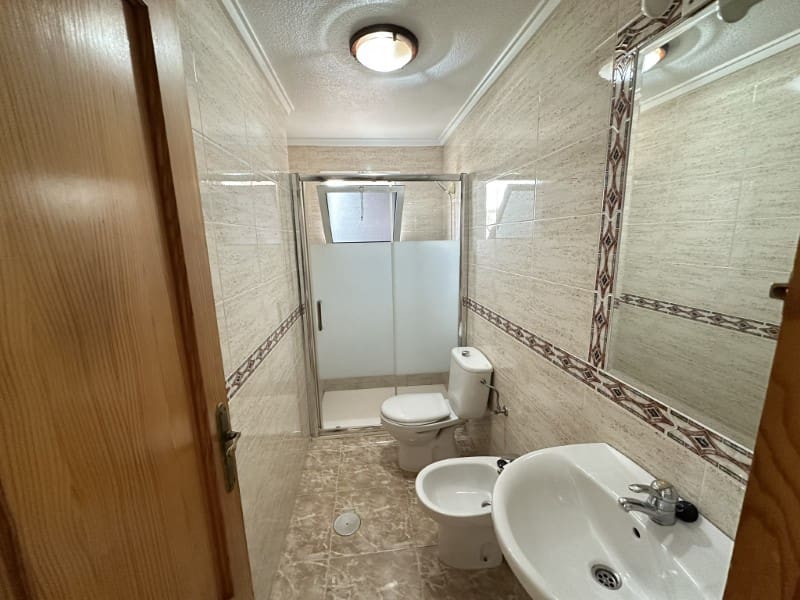 2 makuuhuone Huoneisto myytävänä paikassa Torrevieja - 138 000 € (Ref: 9437560)