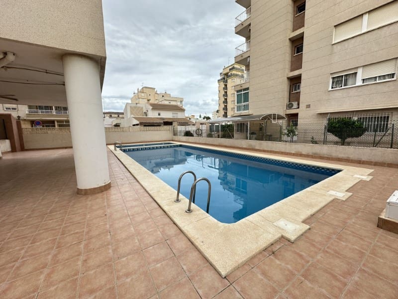 2 makuuhuone Huoneisto myytävänä paikassa Torrevieja - 138 000 € (Ref: 9437560)