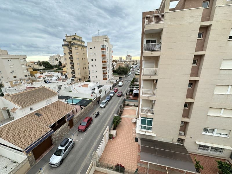 2 makuuhuone Huoneisto myytävänä paikassa Torrevieja - 138 000 € (Ref: 9437560)