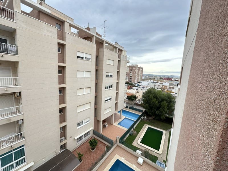 2 makuuhuone Huoneisto myytävänä paikassa Torrevieja - 138 000 € (Ref: 9437560)