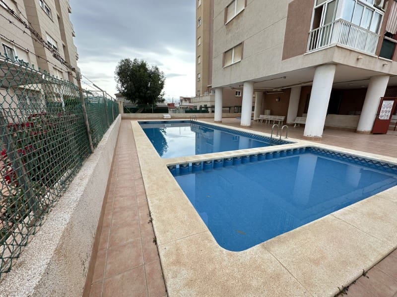 2 makuuhuone Huoneisto myytävänä paikassa Torrevieja - 138 000 € (Ref: 9437560)