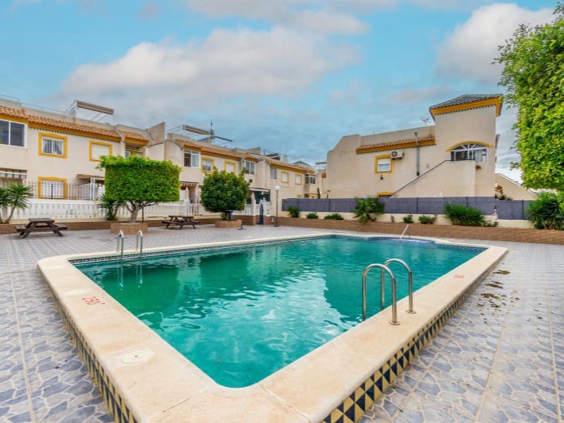 2 soveværelse Lejlighed til salg i Torrevieja - € 149.000 (Ref: 9437561)