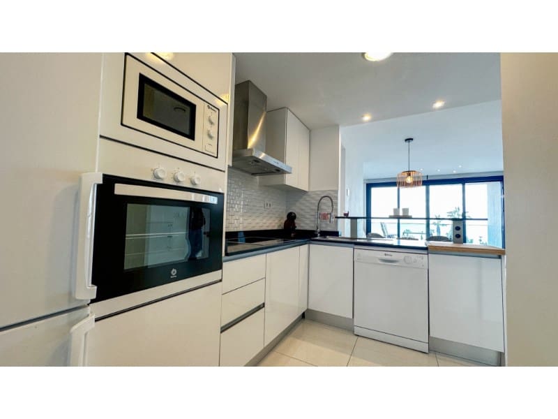 2 soveværelse Lejlighed til salg i Punta Prima med garage - € 420.000 (Ref: 9446688)