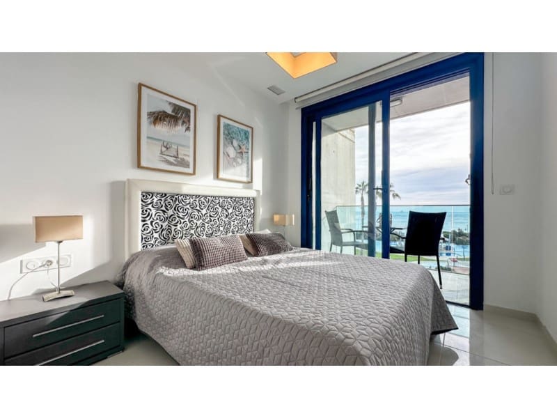 2 soveværelse Lejlighed til salg i Punta Prima med garage - € 420.000 (Ref: 9446688)