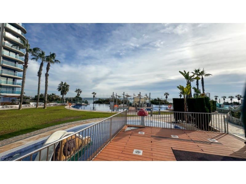 2 soveværelse Lejlighed til salg i Punta Prima med garage - € 420.000 (Ref: 9446688)