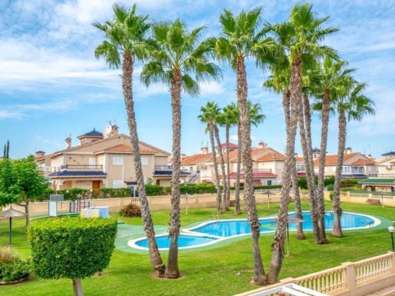 1 sypialnia Penthouse na sprzedaż w Orihuela Costa z basenem - 170 000 € (Ref: 9449476)