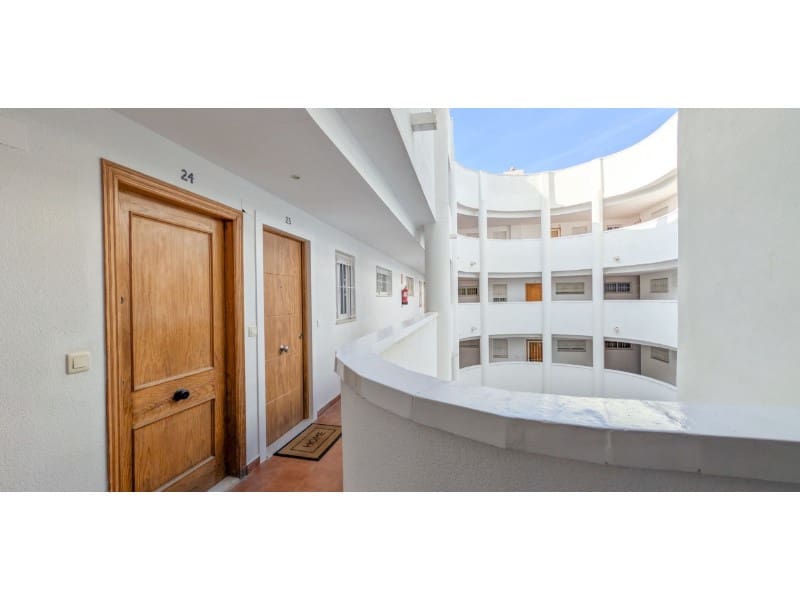 2 soveværelse Lejlighed til salg i Torrevieja - € 174.800 (Ref: 9449477)