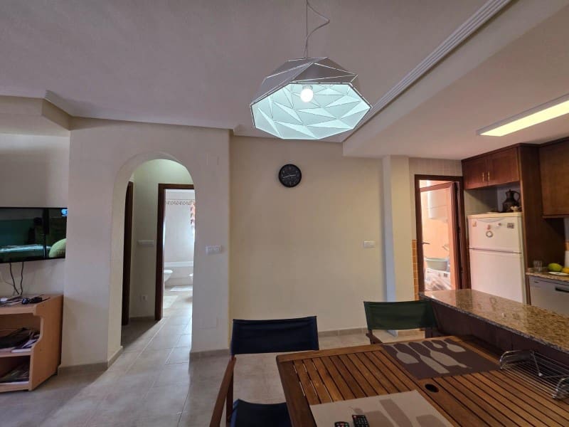 Bungalow de 2 habitaciones en Torrevieja en venta con piscina - 165.000 € (Ref: 9456453)