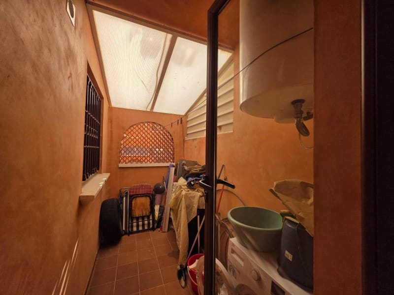 Bungalow de 2 habitaciones en Torrevieja en venta con piscina - 165.000 € (Ref: 9456453)