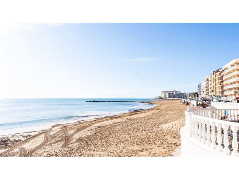 2 sypialnia Bungalow na sprzedaż w Torrevieja z basenem - 315 000 € (Ref: 9456461)