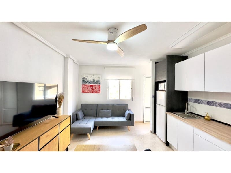 2 Zimmer Apartment zu verkaufen in Torrevieja - 129.900 € (Ref: 9466077)