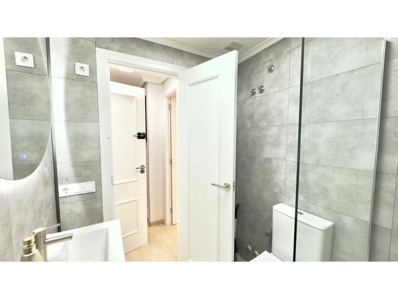 2 Zimmer Apartment zu verkaufen in Torrevieja - 129.900 € (Ref: 9466077)