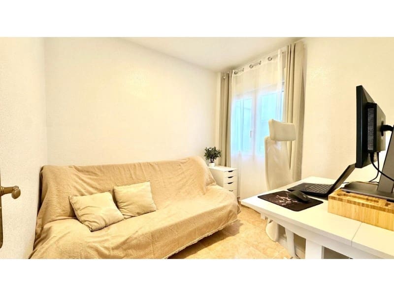 2 soverom Penthouse til salgs i Torrevieja - € 149 900 (Ref: 9474358)