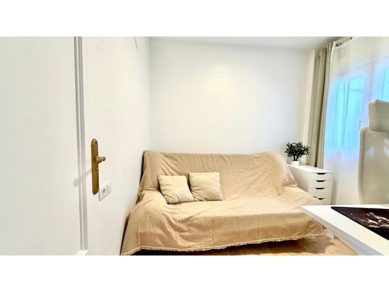 2 soverom Penthouse til salgs i Torrevieja - € 149 900 (Ref: 9474358)