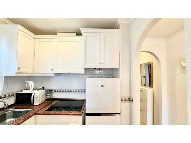 2 soverom Penthouse til salgs i Torrevieja - € 149 900 (Ref: 9474358)