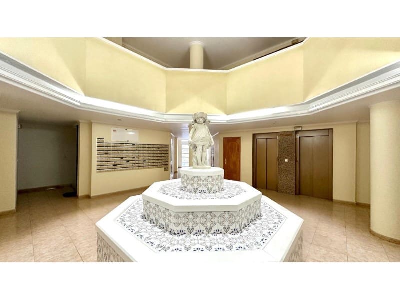 2 soverom Penthouse til salgs i Torrevieja - € 149 900 (Ref: 9474358)