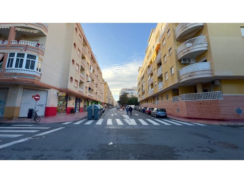 2 soverom Penthouse til salgs i Torrevieja - € 149 900 (Ref: 9474358)